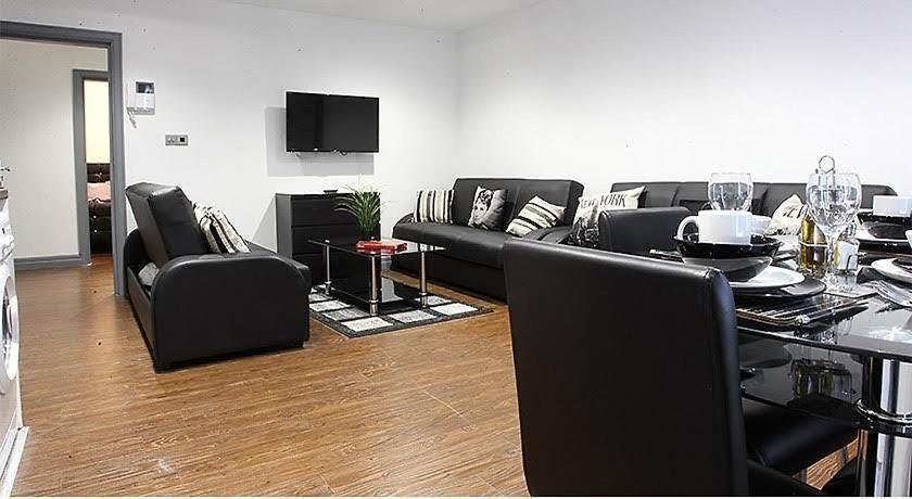 Lewis Apartment In The Heart Of The Northern Quarter Sleeps Up To 12 Manchester Exterior foto